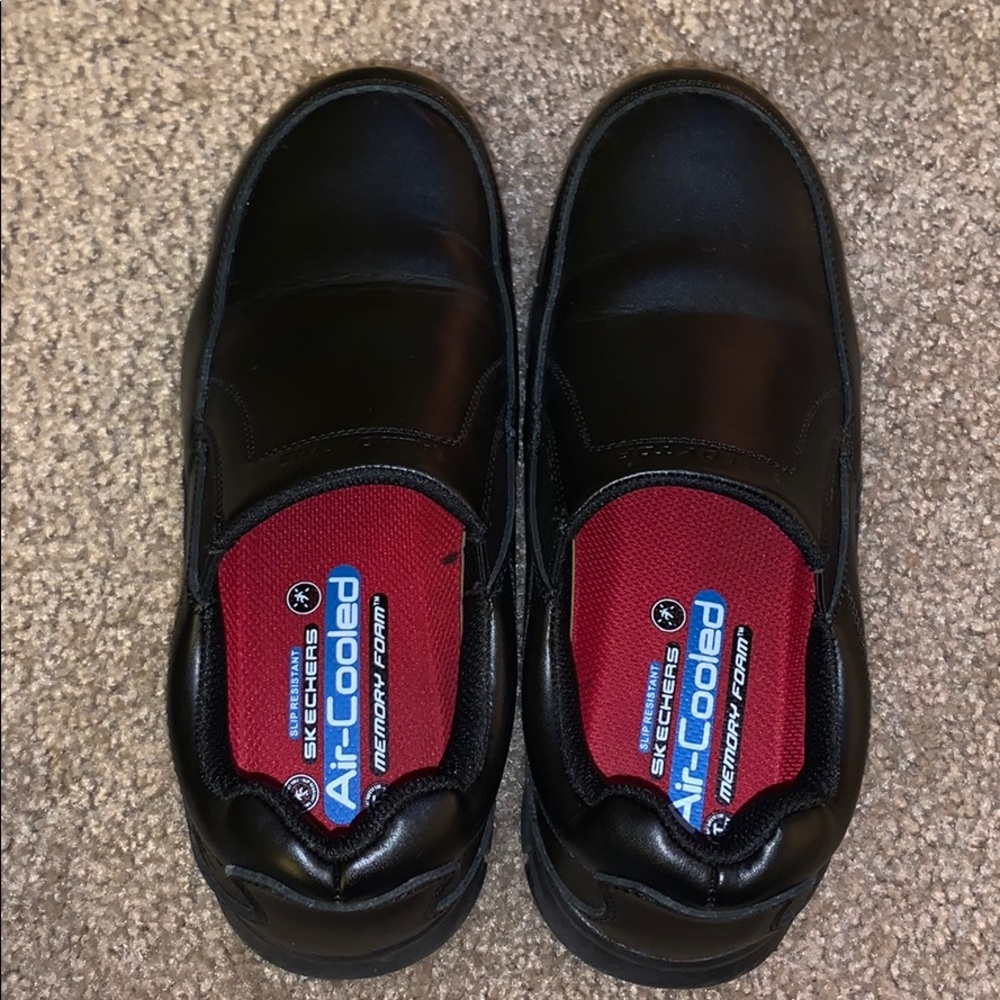 Steel toe work shoes